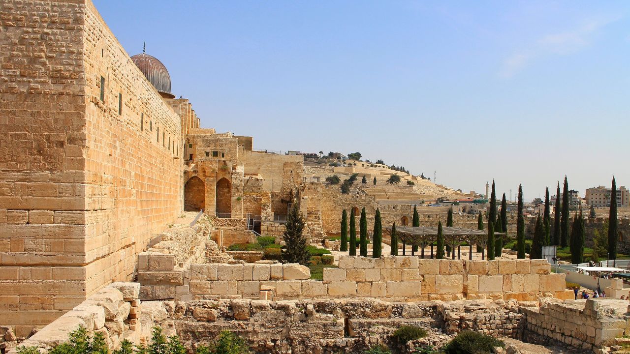 PARSHAT TOLDOT 5786 – FIGHT, HATRES AND AMPLITUDE